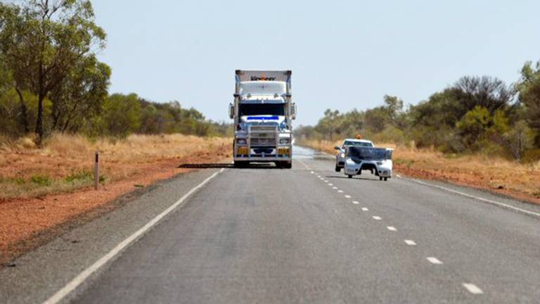 Stella Lux op weg in Australië (Foto Twitter @SolarEHV)