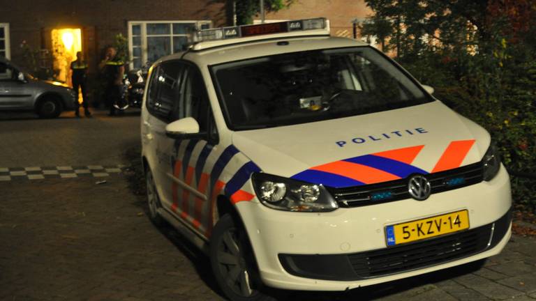Vrouw (74) gewond na woningoverval. (foto: Arno van der Linden/SQ Vision)