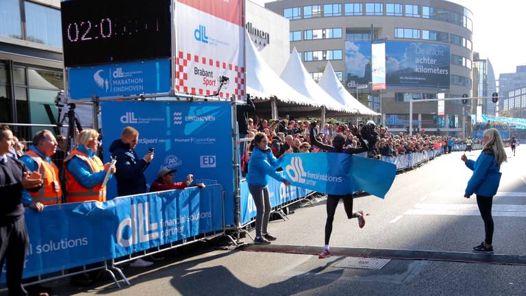 Finish Stephen Chebogut (foto: Karin Kamp)