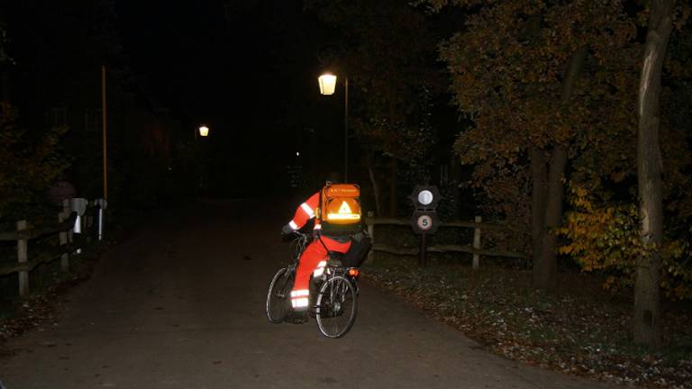 Trauma-arts op de fiets (foto: Martijn van Bijnen / FPMB)