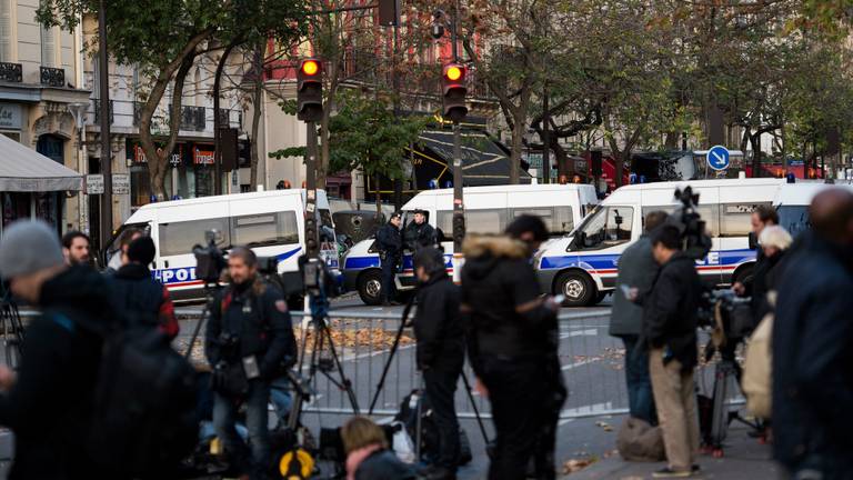 Journalisten zijn massaal in Parijs om verslag te doen van de aanslagen. (Foto: ANP).