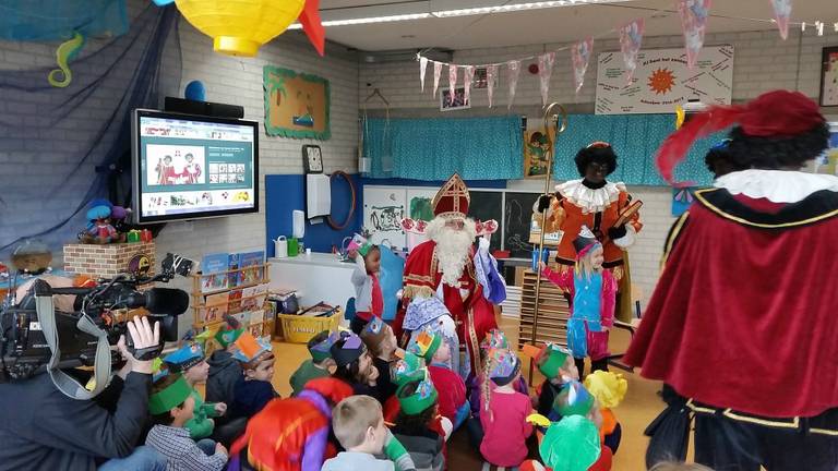 Sinterklaas bezocht vandaag heel veel scholen in Brabant.