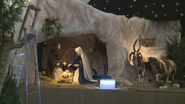 Kersstal Sint Jan Den Bosch is weer ouderwets mooi