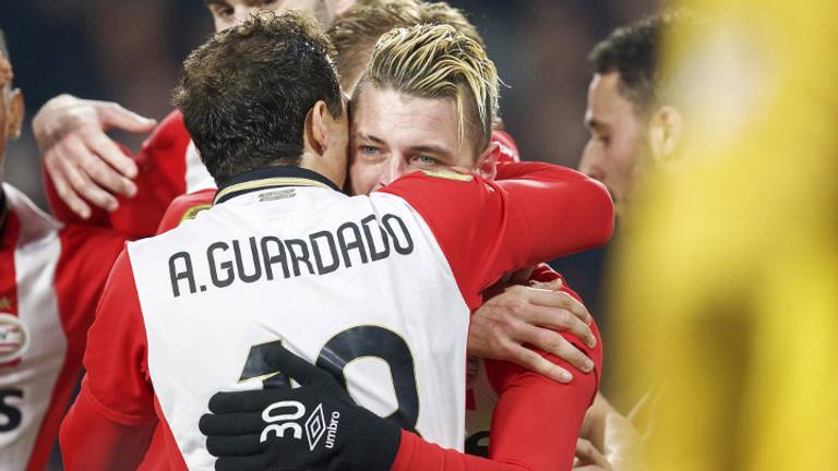 Guardado omhelst ploeggenoot Lestienne (foto: VI Images)