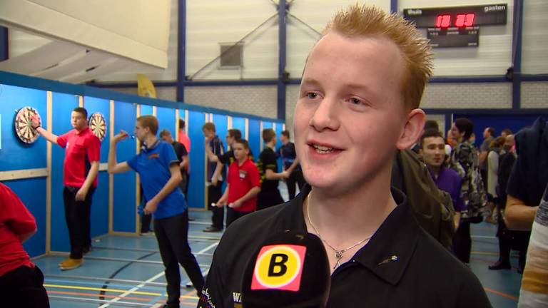 Maikel Verberk verliest finale NK darts bij de junioren