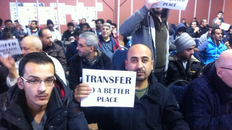 'Transfer to a better place' (foto gemaakt door vluchteling)