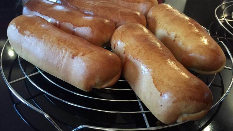 Wie bakt het Lekkerste Brabantse Worstenbroodje? (foto: Floyd Aanen)
