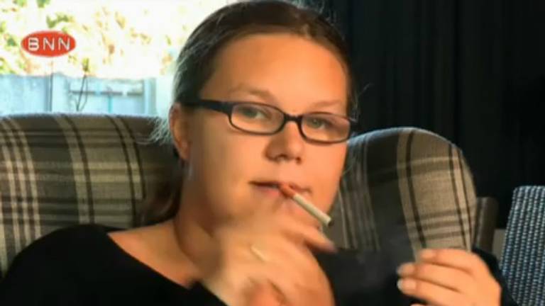 Danischa kon op veel kritiek rekenen, omdat zij nog rookte tijdens haar zwangerschap. Still uit afle