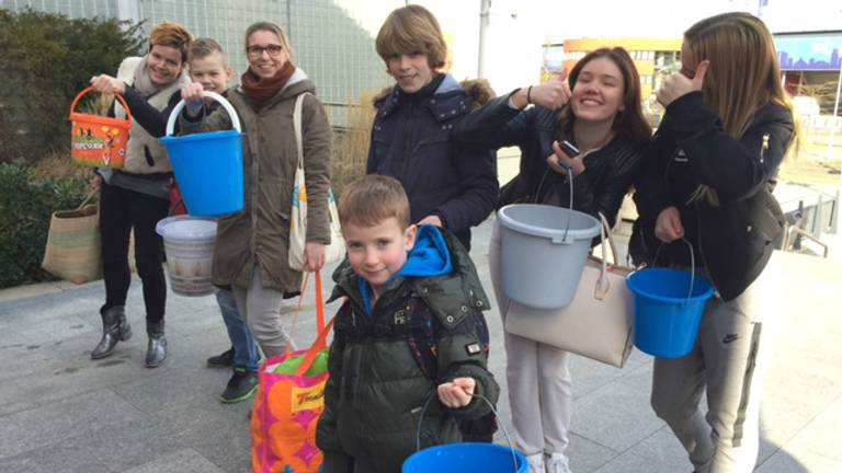 Met emmertje water gratis zwemmen in Sportiom Den Bosch: 'Ik heb 56 euro bespaard!'