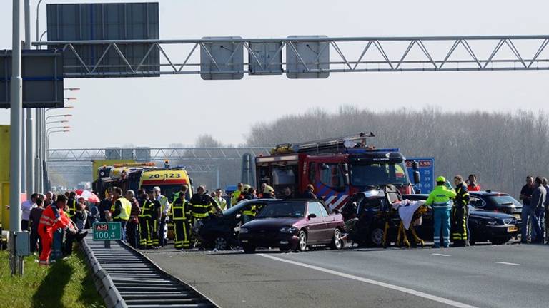 De ravage na de botsing was enorm (Foto: Remco de Ruijter)