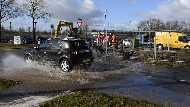 Waterleiding in Breda na uren weer hesteld