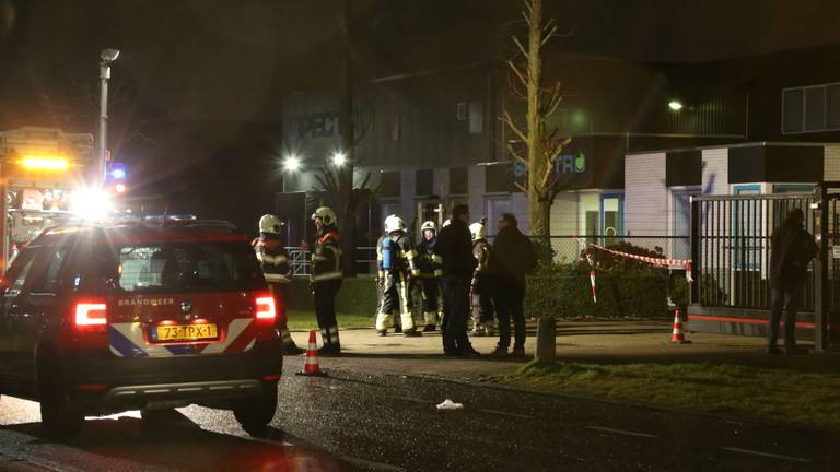 Veel brandweer en politie bij Spectro na lekkage koolzuurgas (foto: Maickel Keijzers / Hendriks