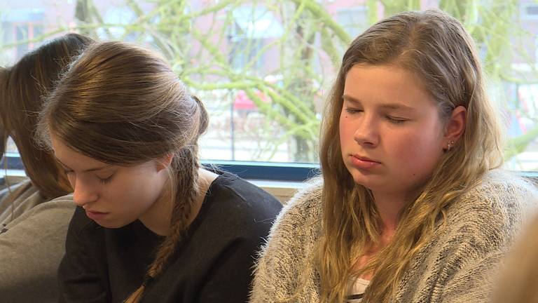 Bredase leerlingen krijgen 24 uur lang les: 'Wakker blijven is een uitdaging'