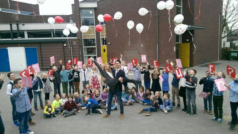 Juf Desiree vermoedde helemaal niets van het aanzoek van Roy