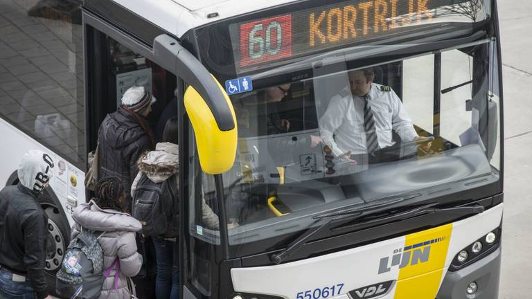 Een bus van De Lijn. (foto: Stefaan van Hul)