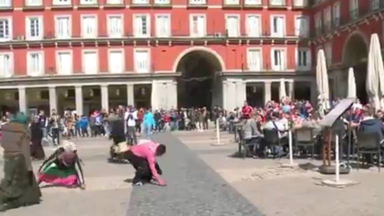 In Maart misdroegen PSV-supporters zich op het Plaze de Mayor in Madrid.
