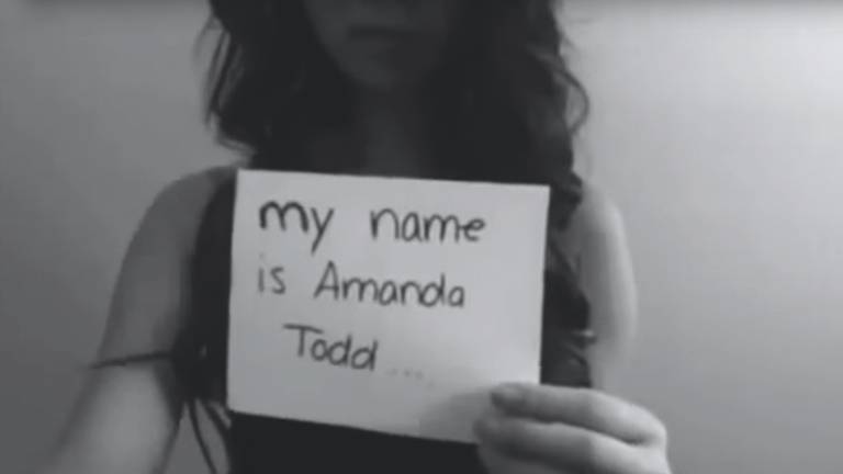 Beeld uit de video van Amanda Todd.