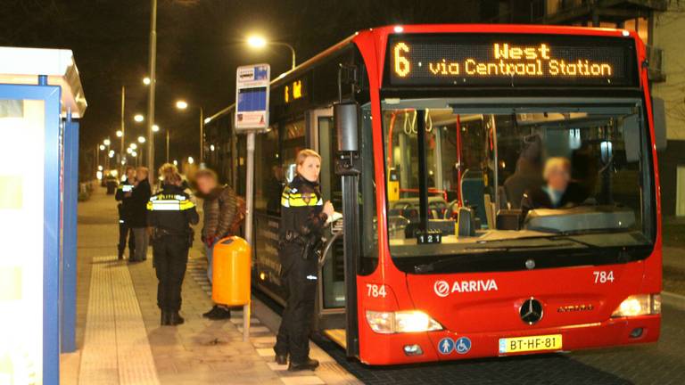 Chauffeurs en Arriva zijn overvallen beu: contant geld moet uit de bus