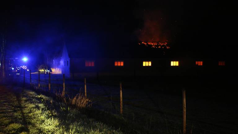 Brand bij schuur in Oploo (foto: SK-Media)