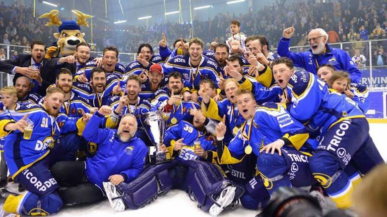 Tilburg Trappers viert titel op grootse wijze