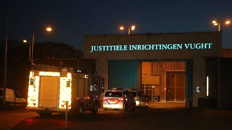 Gevangene sticht brand in cel in gevangenis Vught (foto: Bart Meesters). 