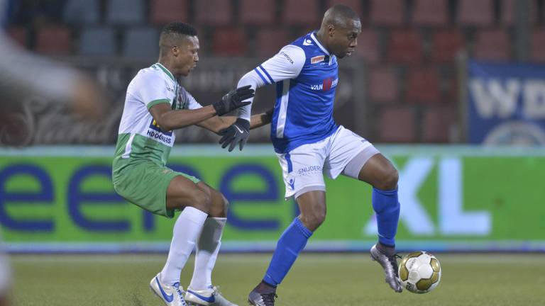 Serginho Greene (links) in dienst van FC Dordrecht.