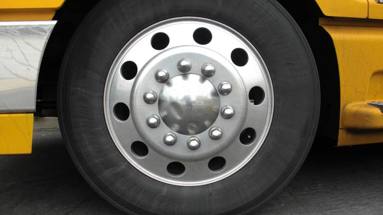 Overlast vrachtverkeer door tol. (archieffoto: Flickr/cmonville)