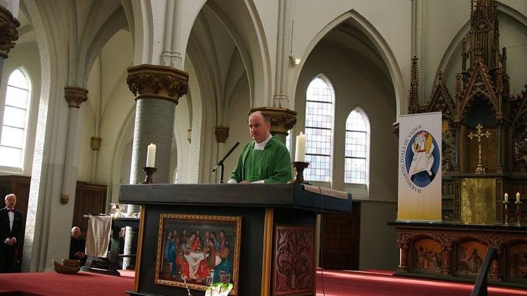 Pastoor John van de Laar (foto: Cor van der Vliet)