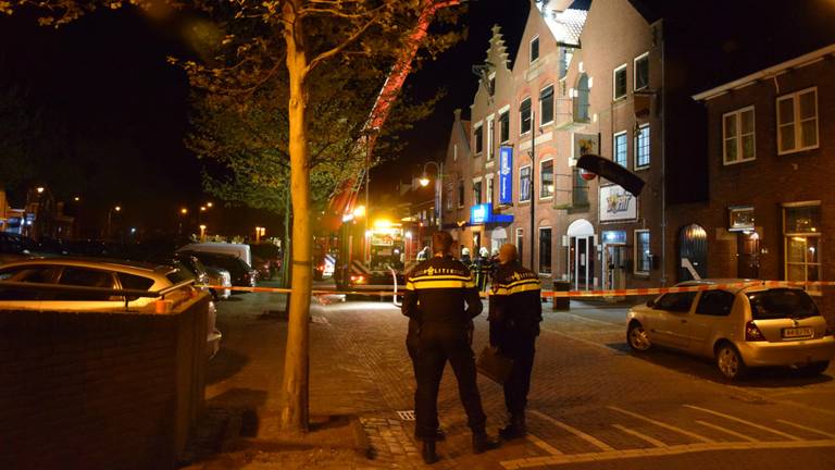 De politie deed onderzoek. (Foto: Obscura Foto).