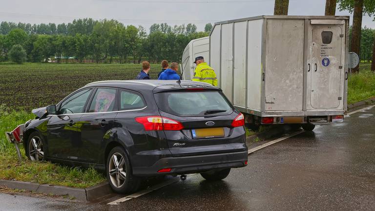 Botsing op kruising in Best (foto: Gabor Heeres / SQ Vision)