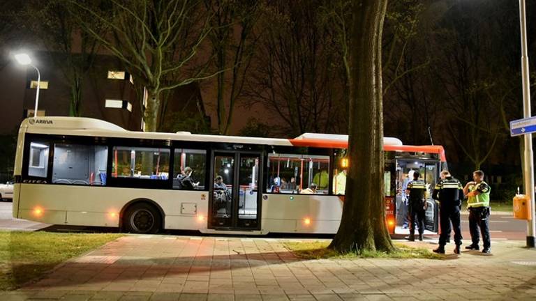 De politie heeft de overvaller van een bus op de Lage Witsiebaan in Tilburg te pakken