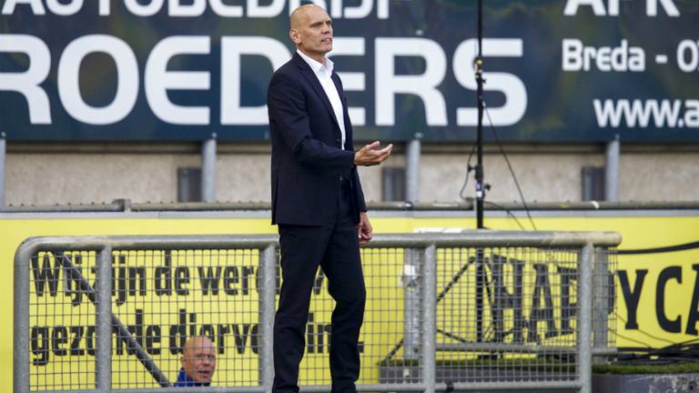 Jurgen Streppel tijdens het duel met NAC Breda (Foto: Maurice van Steen, VI Images)