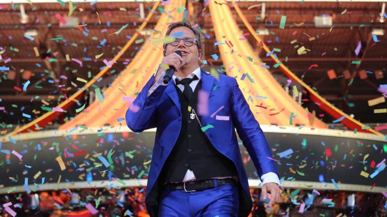 Guus zorgt voor een feestje in Eindhoven (foto: Martijn de Bie)