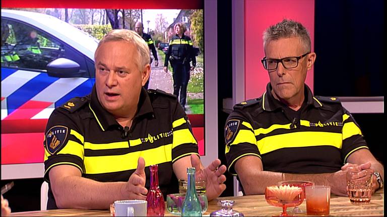 Frans van Leeuwen (L) en Bas Goedejohan (R) aan tafel bij Onder Ons