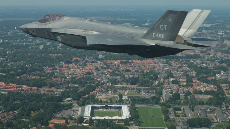 De JSF, een van de toestellen waarvoor vliegeniers in eerste instantie op vliegbasis Woensdrecht worden opgeleid (foto: archief).