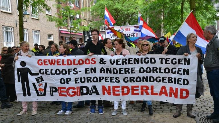 Weinig onrust, maar veel arrestaties bij Pegida-demonstratie in Breda