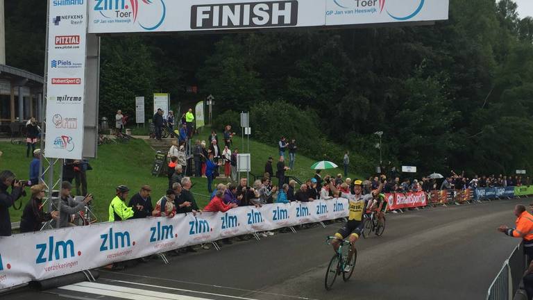 De finish van de Ster ZLM toer (Foto: Maarten Nuyts)