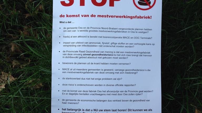 De flyer die Gruntjes aan het verspreiden is (foto: Ronald Gruntjes)