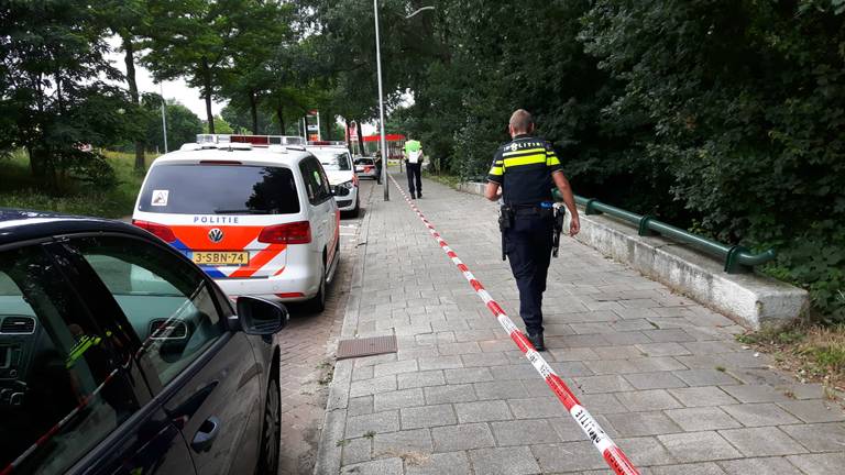 De politie ter plaatse om onderzoek te doen (foto: Arno van der Linden / SQ Vision)