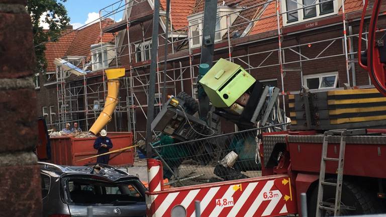 zuurgraad hoogtepunt Gewond raken Metershoge kraan valt om en beschadigt daken in Eindhoven - Omroep Brabant