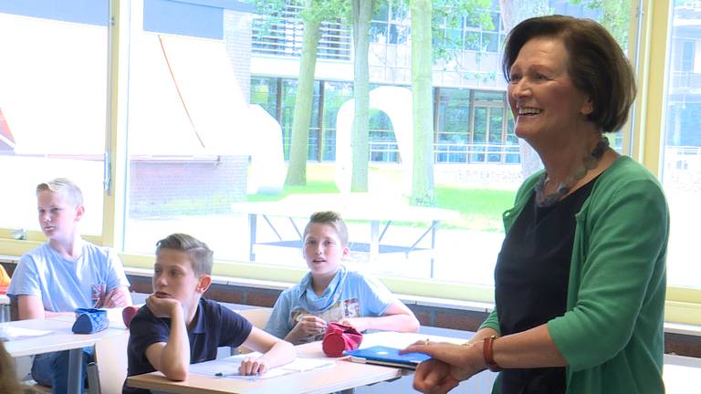 Mevrouw Baken stond een halve eeuw voor de klas