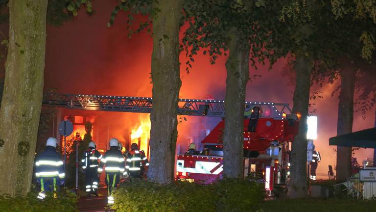 Het café is door de brand verwoest. Foto: Maickel Keijzers / Hendriks multimedia
