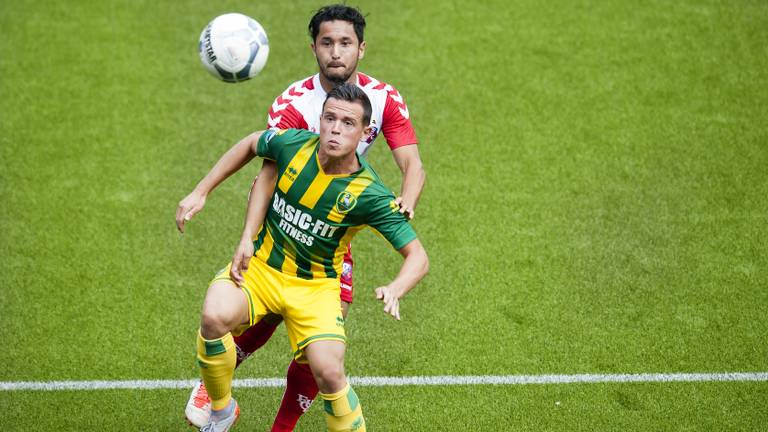 Giovanni Korte op voorgrond in actie (foto: OrangePictures)