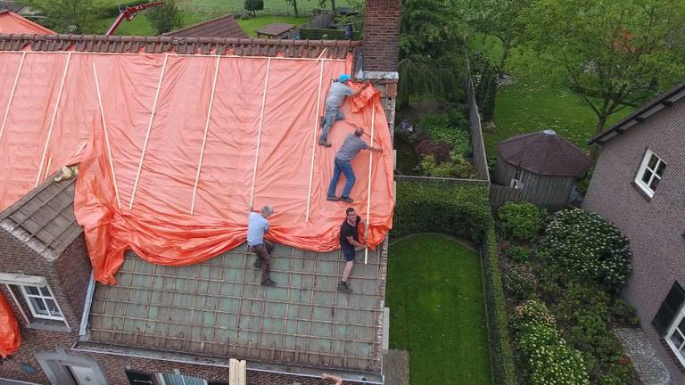 In Luyksgestel wordt met man en macht gewerkt om de schade te herstellen