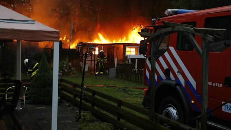 Omstanders hoorden een harde klap. (Foto: Marcel van Dorst/SQ Vision)