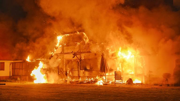 Frank van den Hout van de stichting iXzelf over de brand in de villa van de stichting aan de Hilvarenbeekseweg in Tilburg