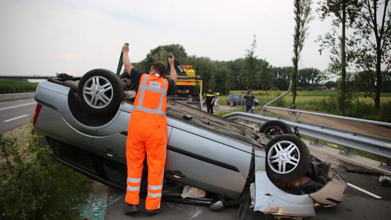 De auto raakte total loss (foto: AS Media)