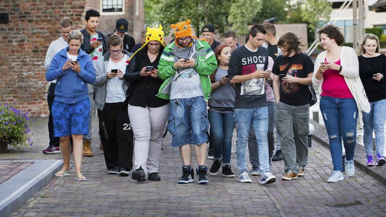 Pokémon-spelers samen op pad (foto: ANP)