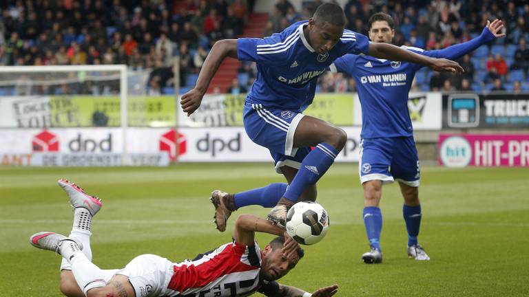 Rosario in het shirt van Almere City FC (foto: VI Images)