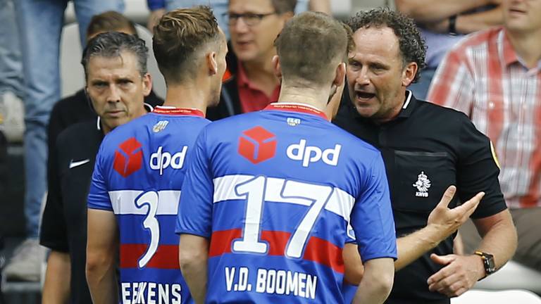 Commentaar op scheidsrechter van Willem II-spelers (foto: VI Images)